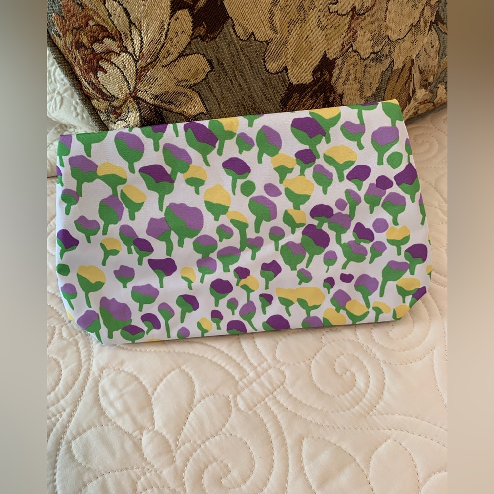 Clinique Makeup Bag - Picture 2 of 3